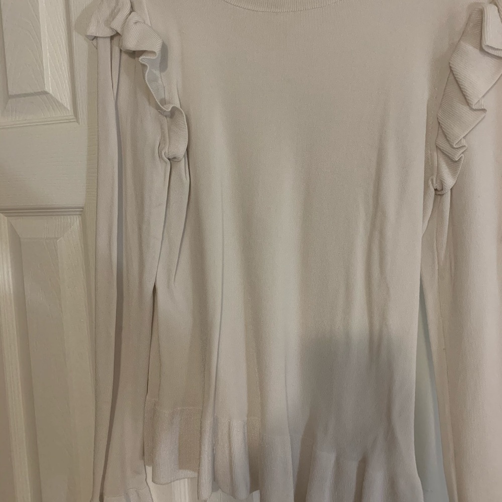 Women’s white top size medium